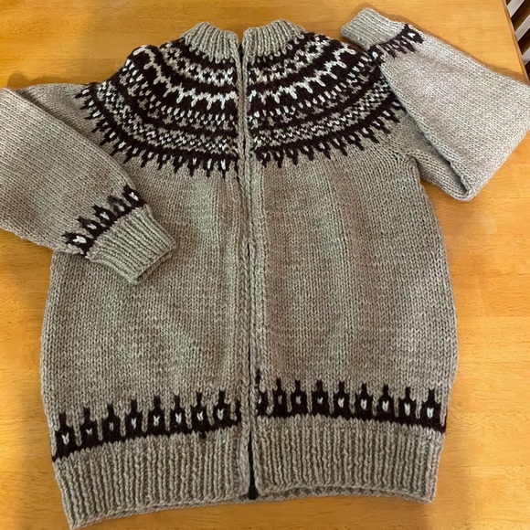 Handmade Sweaters - Vintage handmade Fair Isle zipper Cardigan Sweater size woman large, men’s med